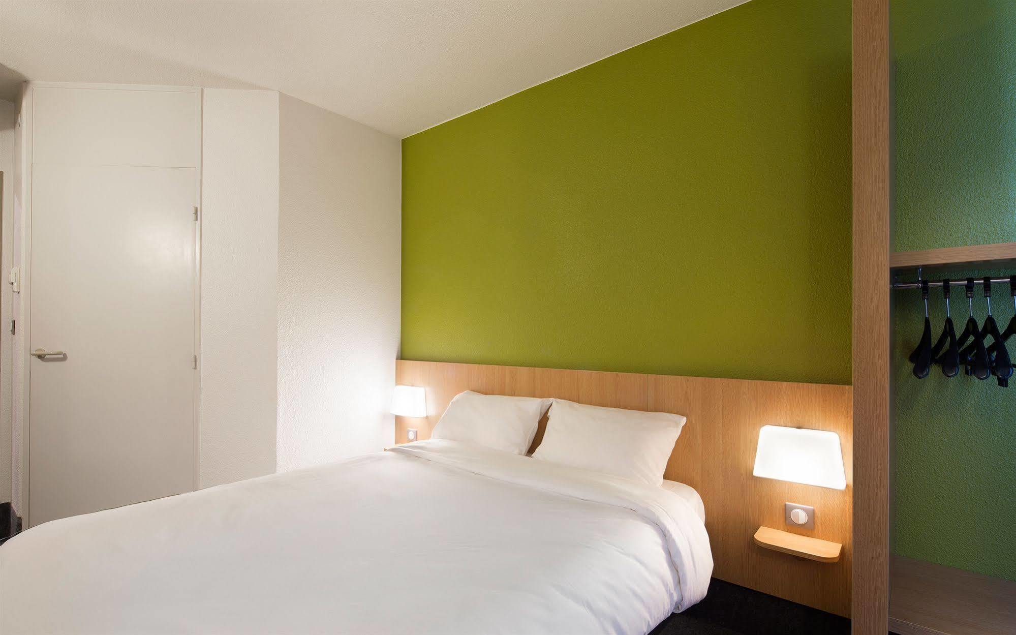 บีแอนด์บี โฮเทล มาร์เซย เอสตาก Hotel มาร์กเซย ภายนอก รูปภาพ